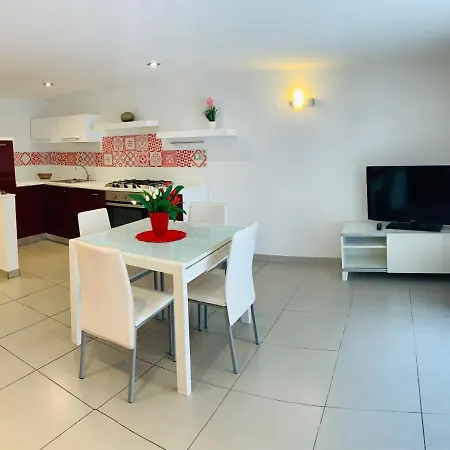 Casa Marilisa * Майори